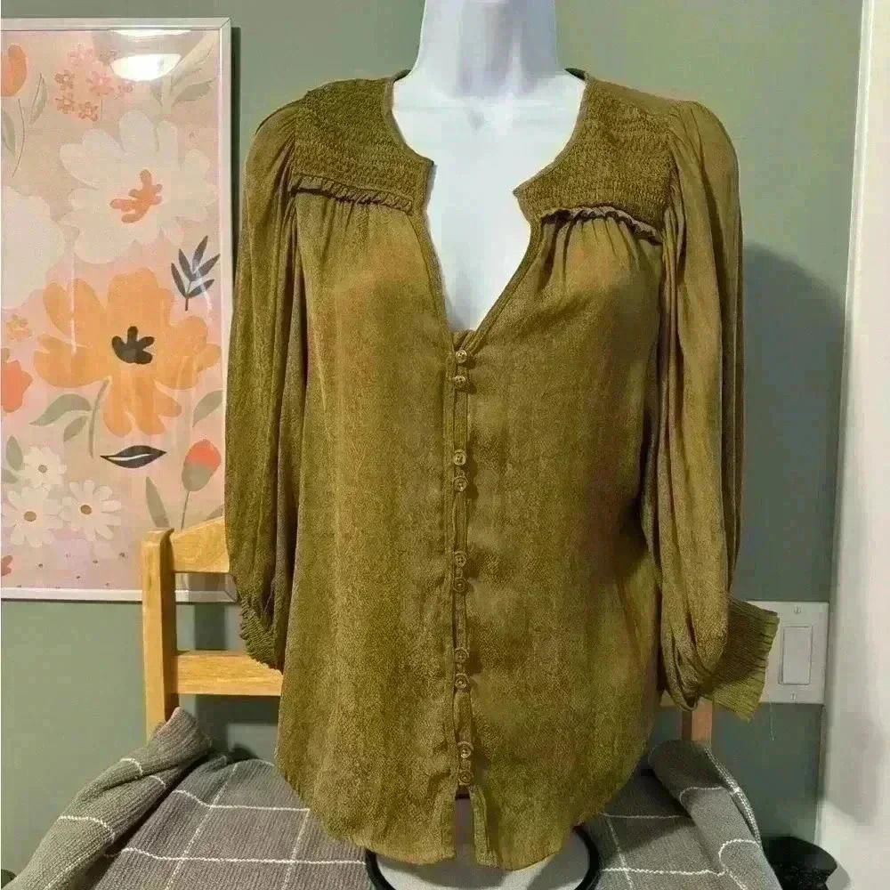 Anthropologie green Smocked Blouse 3/4 Sleeve XS